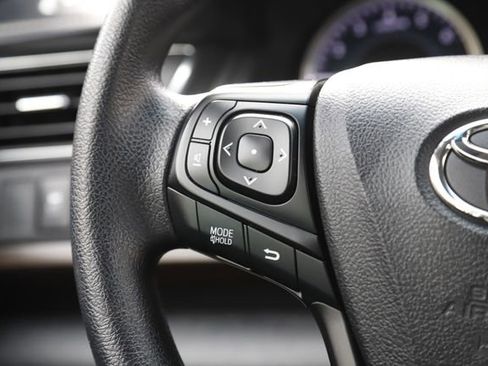 Used 2016 Toyota Camry LE image 17