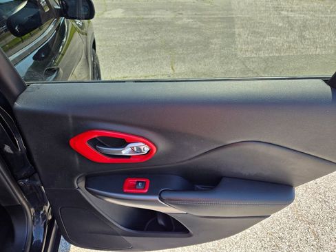 Used 2019 Jeep Cherokee Latitude w/ Popular Appearance Group FWD image 21