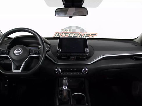 Used 2024 Nissan Altima 2.5 SR FWD image 11