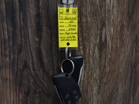 Used 2025 Chevrolet Silverado 2500 High Country AWD/4WD image 19