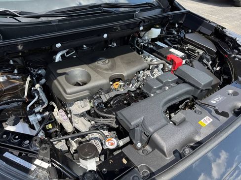 Certified 2025 Toyota RAV4 XLE AWD/4WD image 30