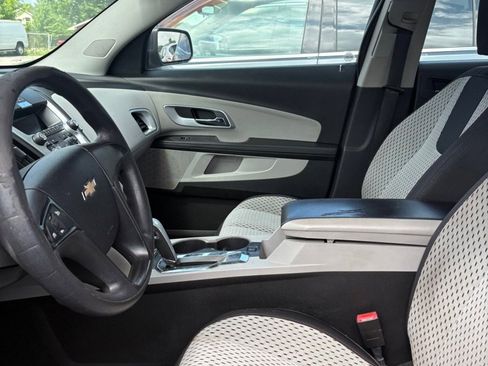 Used 2010 Chevrolet Equinox LS FWD image 9