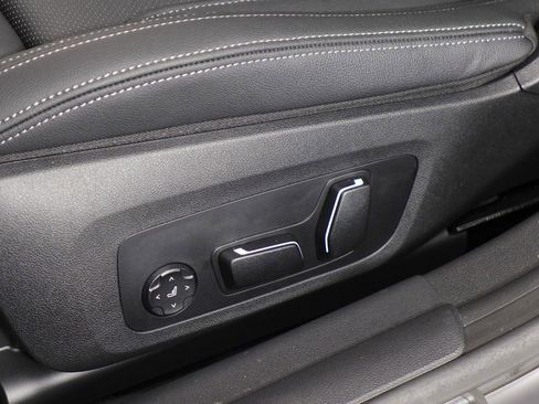 Used 2025 BMW i4 eDrive40 image 23