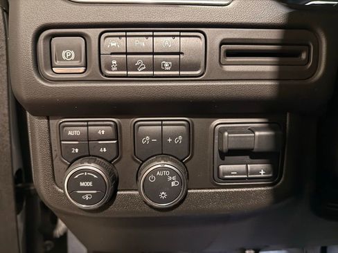 Used 2024 Chevrolet Tahoe Z71 w/ Z71 Off-Road Package image 16