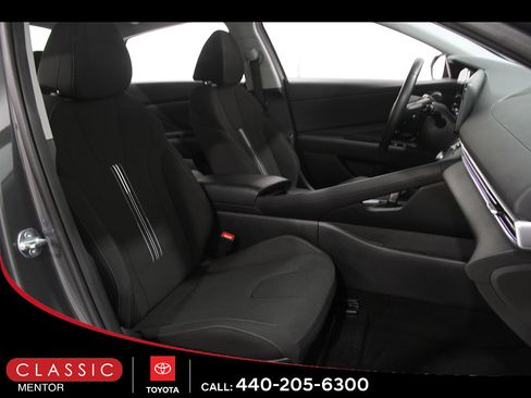 Used 2025 Hyundai Elantra SEL FWD image 16