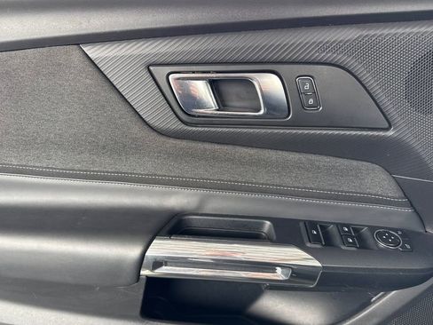 Used 2025 Ford Mustang Convertible RWD image 14