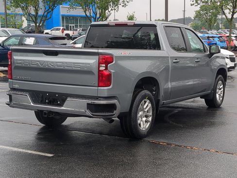 Used 2024 Chevrolet Silverado 1500 LT AWD/4WD image 10