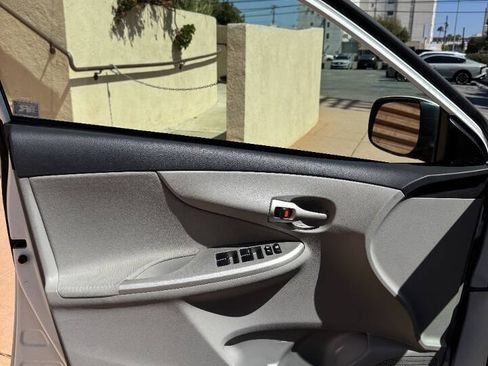 Used 2011 Toyota Corolla LE FWD image 14