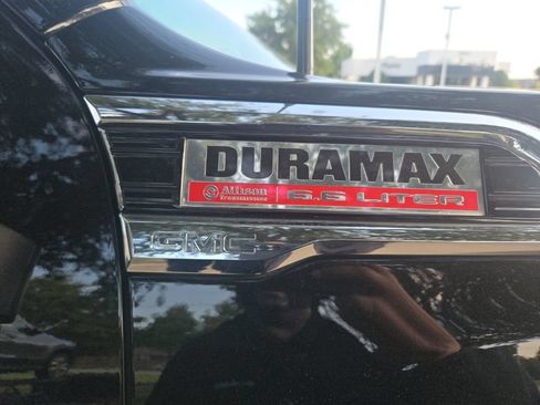 Used 2021 GMC Sierra 2500 Denali w/ Denali Black Diamond Edition AWD/4WD image 12