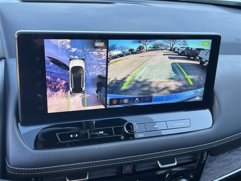 Certified 2025 Nissan Rogue Platinum w/ Tech Package image 16