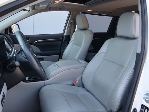 Used 2015 Toyota Highlander Limited AWD/4WD image 34