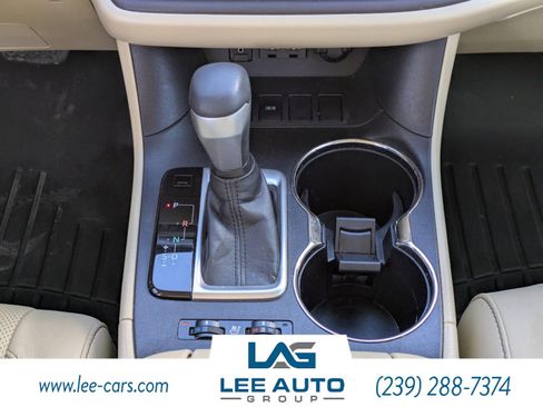 Used 2019 Toyota Highlander Limited image 17