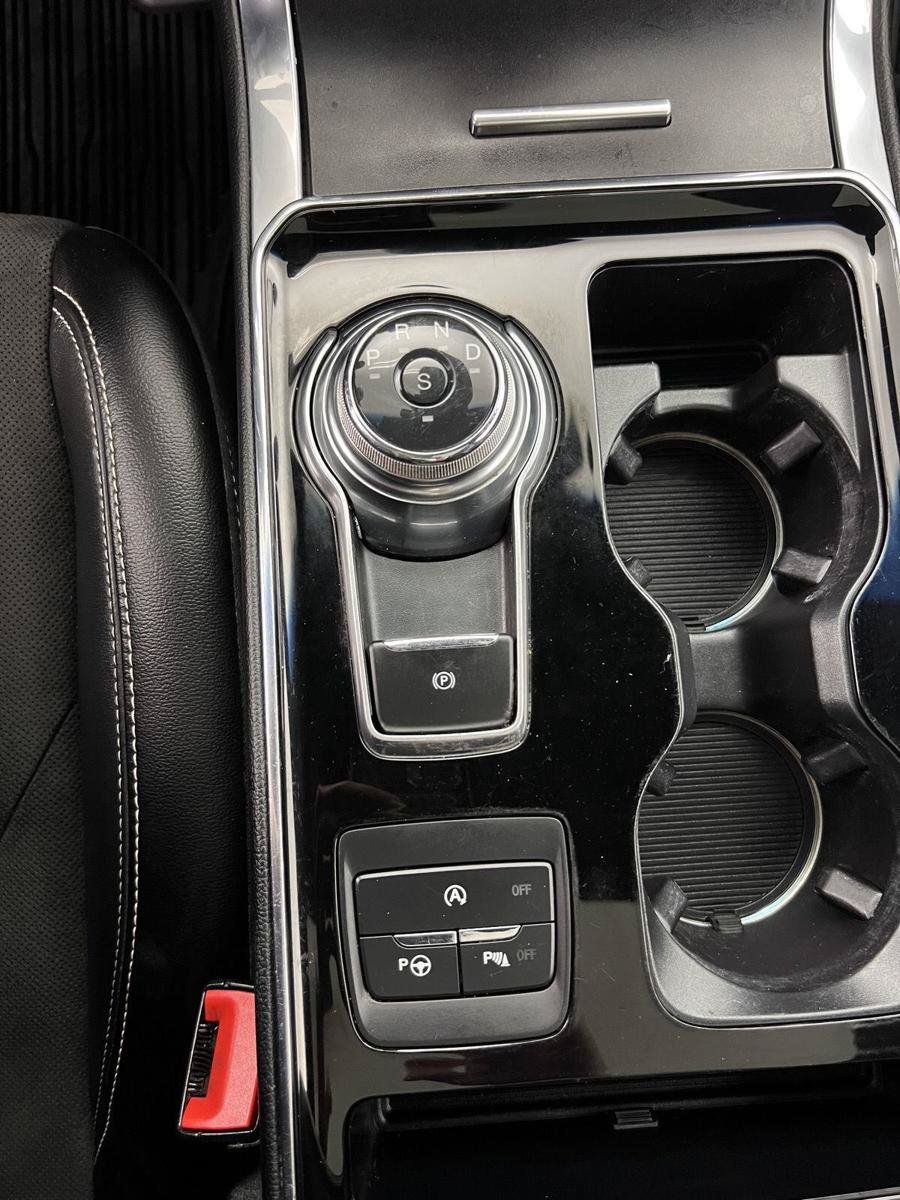Used 2019 Ford Edge ST w/ Equipment Group 401A AWD/4WD image 11