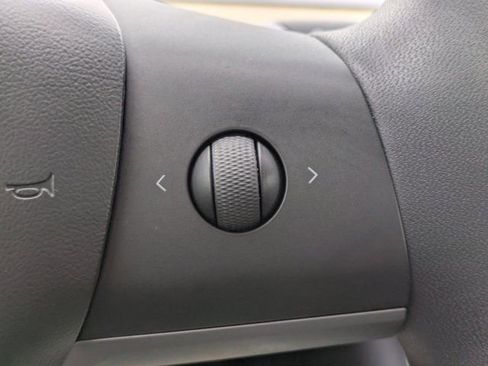 Used 2020 Tesla Model 3 Standard Range Plus image 22