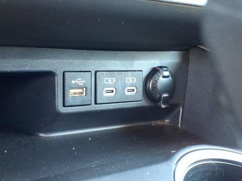 Used 2023 Toyota Highlander XLE image 14