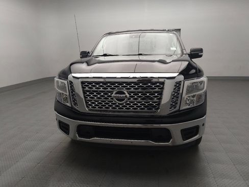 Used 2018 Nissan Titan SV w/ SV Convenience Package image 15