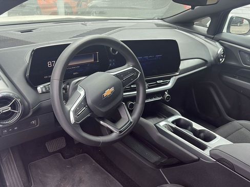 Used 2025 Chevrolet Equinox EV LT FWD image 7