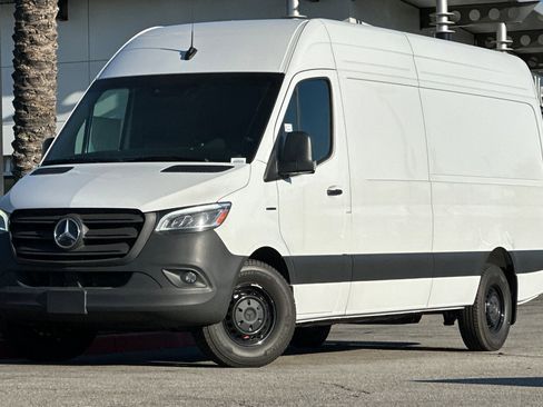 New 2024 Mercedes-Benz eSprinter 170 Cargo image 2