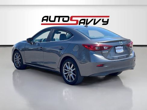 Used 2018 MAZDA MAZDA3 Touring FWD image 5