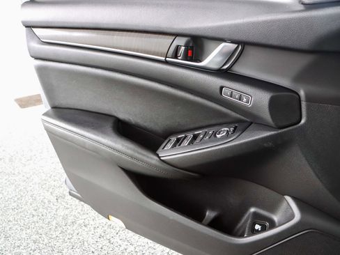 Used 2019 Honda Accord Touring image 22