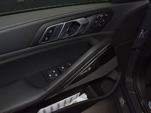 New 2026 BMW X6 xDrive40i w/ Climate Comfort Package image 11