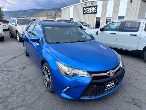 Used 2016 Toyota Camry SE FWD image 1