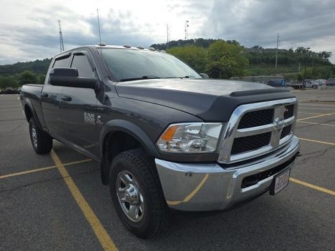 Used 2018 RAM 2500 Tradesman w/ Chrome Appearance Group AWD/4WD image 3