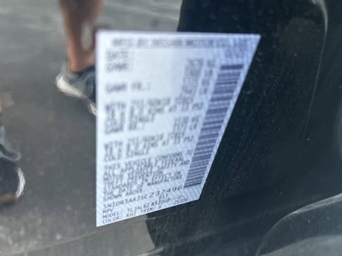 Used 2025 Nissan Pathfinder S image 35