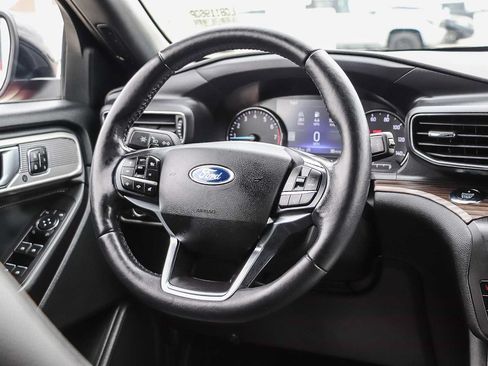 Used 2020 Ford Explorer Limited RWD image 16