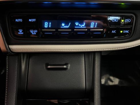 Used 2018 Toyota Corolla iM image 21