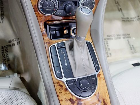 Used 2011 Mercedes-Benz SL 550 image 20