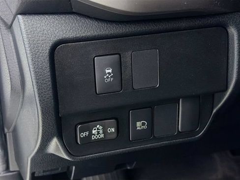Used 2022 Toyota Tacoma SR5 w/ Technology Package RWD image 12