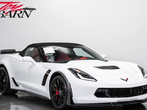 Used 2015 Chevrolet Corvette Z06 w/ 3LZ Preferred Equipment Group RWD image 15
