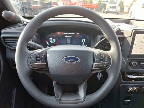 New 2025 Ford Explorer Base image 13