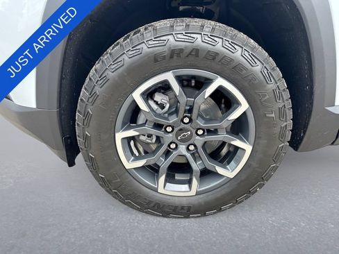New 2026 Chevrolet Equinox ACTIV w/ Convenience Package III AWD/4WD image 10