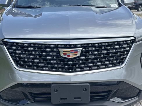 Used 2025 Cadillac XT4 Premium Luxury FWD image 8