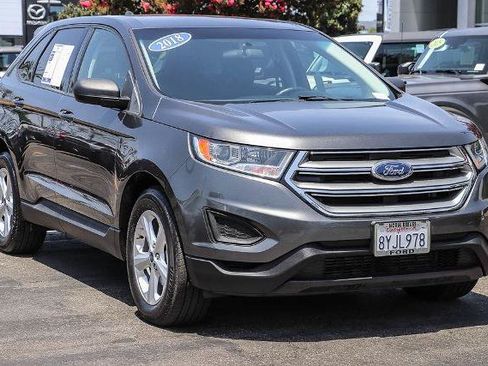 Certified 2018 Ford Edge SE FWD image 3