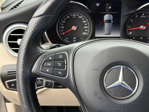 Used 2019 Mercedes-Benz GLC 300 image 22