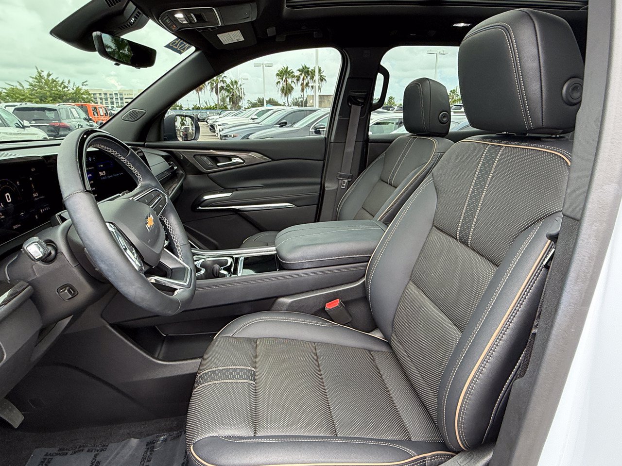 Used 2026 Chevrolet Traverse High Country FWD image 17