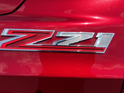 Used 2021 Chevrolet Tahoe Z71 w/ Z71 Signature Package AWD/4WD image 13