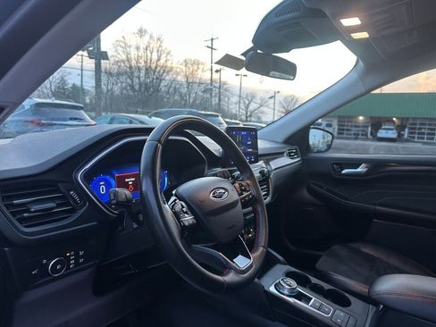 Used 2022 Ford Escape SEL w/ SEL Stealth AWD Package image 12