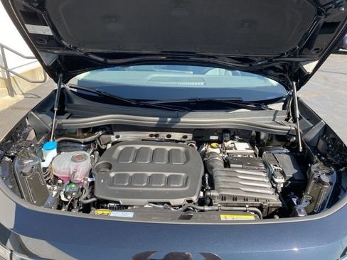 New 2025 Volkswagen Tiguan SE image 69