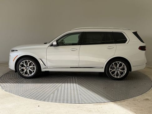 New 2026 BMW X7 xDrive40i w/ Premium Package image 2