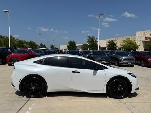 Used 2026 Toyota Prius FWD image 4