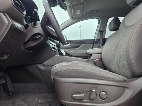 Used 2019 Hyundai Santa Fe SEL image 11