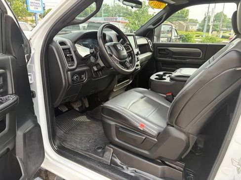 Used 2024 RAM 3500 Tradesman w/ Chrome Appearance Group AWD/4WD image 15