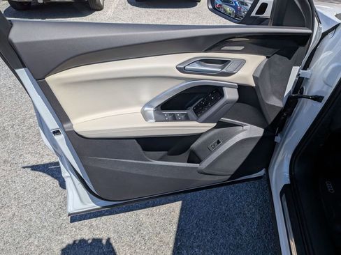 Used 2025 Audi Q5 Prestige AWD/4WD image 7