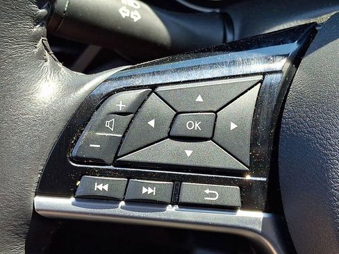 Used 2023 Nissan Altima 2.5 SV w/ SV Premium Package FWD image 23