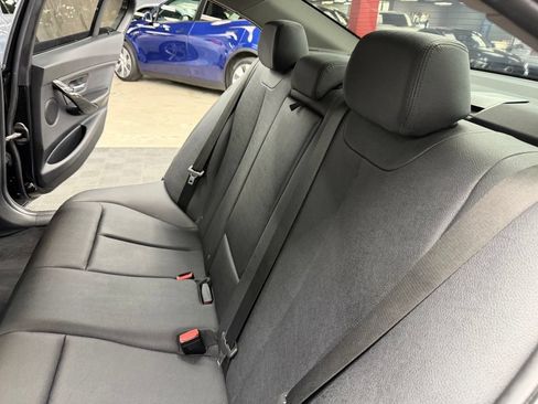 Used 2018 BMW 320i Sedan RWD image 39