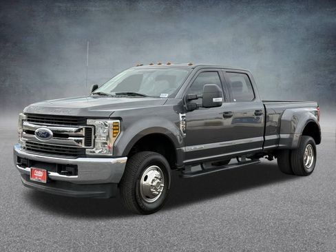 Used 2019 Ford F350 XLT image 8